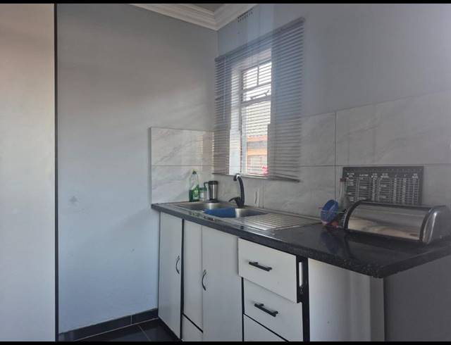 3 BEDROOM HOUSE FOR SALE IN ENNERDALE EXT 5